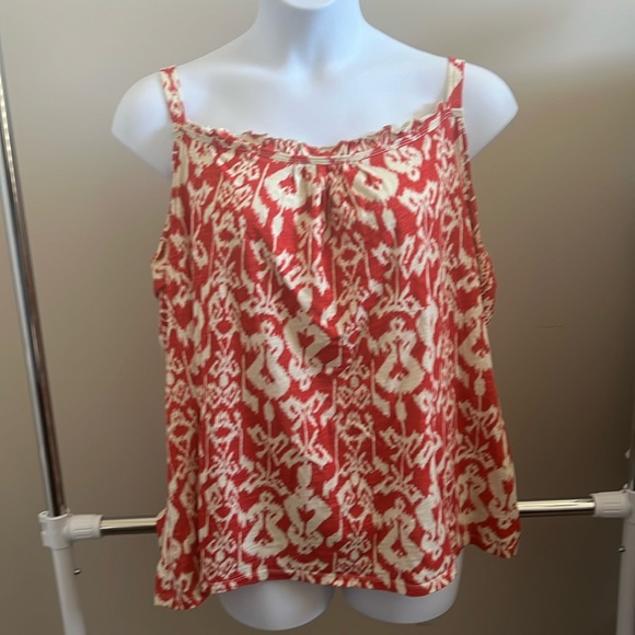 Avenue Tops - Cute Plus Size Damask Inspired Print Sleeveless Top. Avenue size 26/28